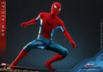Hot Toys No Way Home - Spider-Man New Red and Blue Suit - Imagen 3