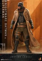 Hot Toys Zack Snyder's Justice League - Knightmare Batman and Superman - Imagen 11