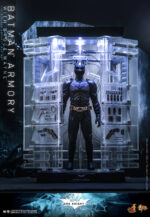 Hot Toys The Dark Knight Rises - Batman Armory with Bruce Wayne - Imagen 10