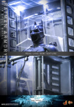 Hot Toys The Dark Knight Rises - Batman Armory with Bruce Wayne - Imagen 16