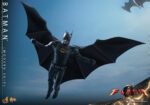 Hot Toys The Flash - Batman Modern Suit - Imagen 7