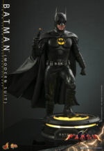 Hot Toys The Flash - Batman Modern Suit - Imagen 11