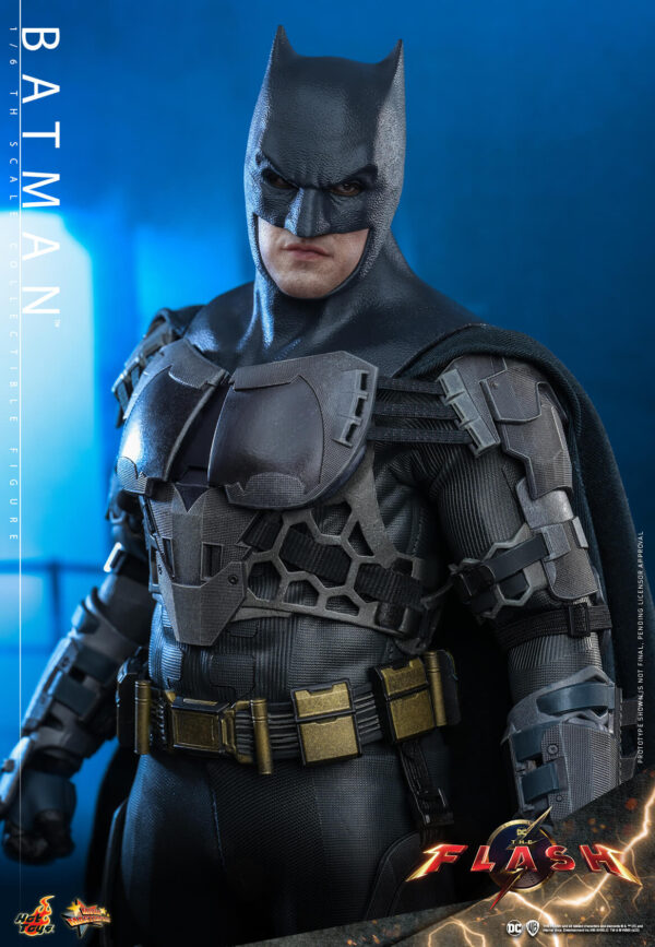637132031784146 Hot Toys The Flash - Batman - Imagen 3