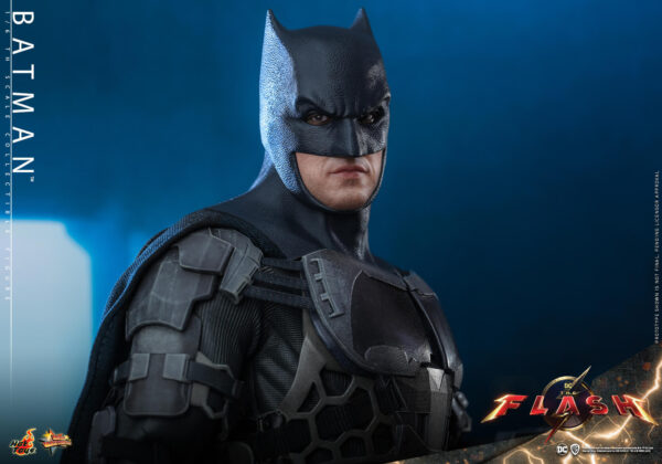 637132175117465 Hot Toys The Flash - Batman - Imagen 11