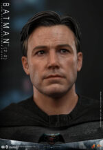 Hot Toys Batman v Superman Dawn of Justice - Batman (2.0) - Imagen 12