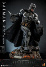 Hot Toys Zack Snyder's Justice League - Batman Tactical Suit (2.0) - Imagen 6