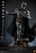 Hot Toys Zack Snyder's Justice League - Batman Tactical Suit (2.0) - Imagen 9