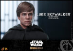 Hot Toys Star Wars The Mandalorian - Luke Skywalker Deluxe Edition - Imagen 3
