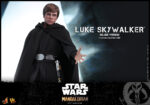 Hot Toys Star Wars The Mandalorian - Luke Skywalker Deluxe Edition - Imagen 4