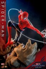 Hot Toys No Way Home - Spider-Man Friendly Neighborhood - Imagen 14