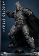 Hot Toys Batman v Superman Dawn of Justice - Armored Batman (2.0) Deluxe Edition - Imagen 9
