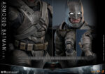 Hot Toys Batman v Superman Dawn of Justice - Armored Batman (2.0) - Imagen 16
