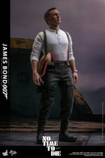Hot Toys No Time To Die - James Bond (Commando Outfit) - Imagen 8