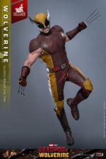 Hot Toys Deadpool and Wolverine - Wolverine (Classic Brown and Tan) - Imagen 9